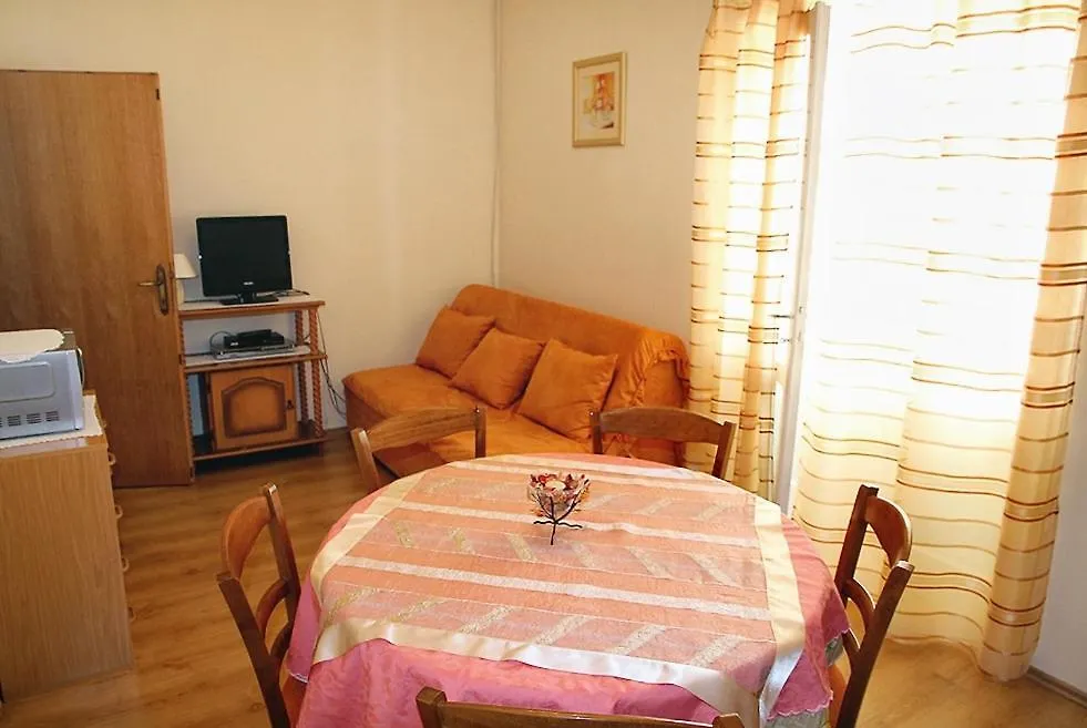 Apartments By The Sea Barbat, Rab - 4978 Barbat na Rabu クロアチア